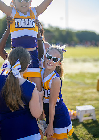 Tigers vs. Chiefs Cheer-166