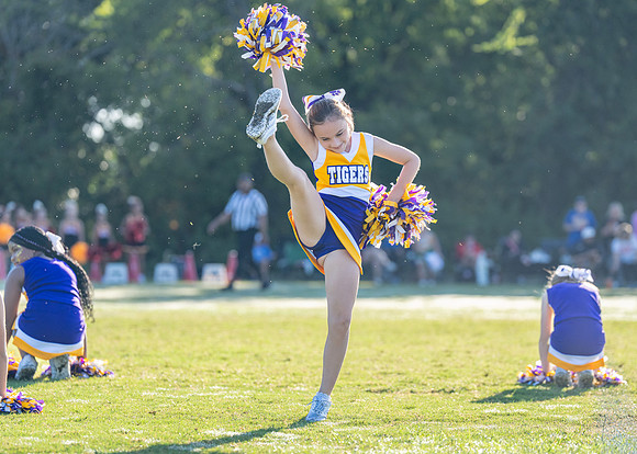 Tigers vs. Chiefs Cheer-187