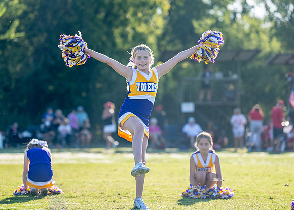 Tigers vs. Chiefs Cheer-188