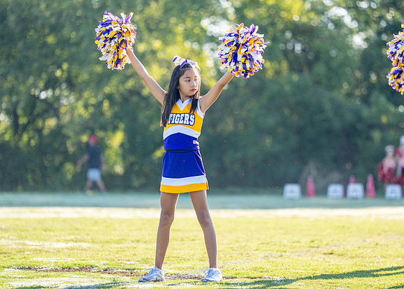 Tigers vs. Chiefs Cheer-195