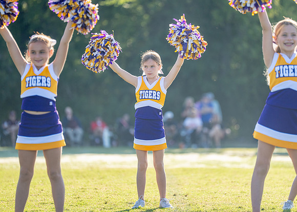 Tigers vs. Chiefs Cheer-198