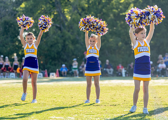 Tigers vs. Chiefs Cheer-206