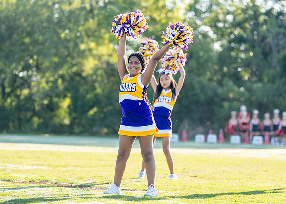 Tigers vs. Chiefs Cheer-208