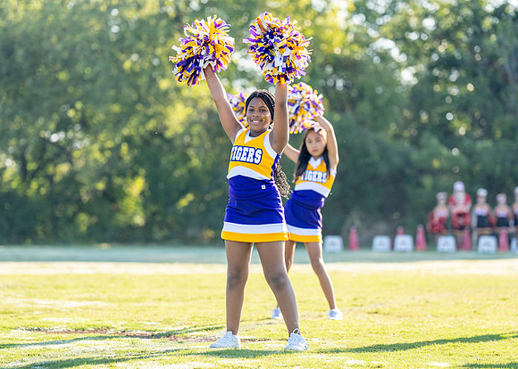 Tigers vs. Chiefs Cheer-209