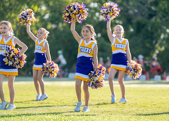 Tigers vs. Chiefs Cheer-228
