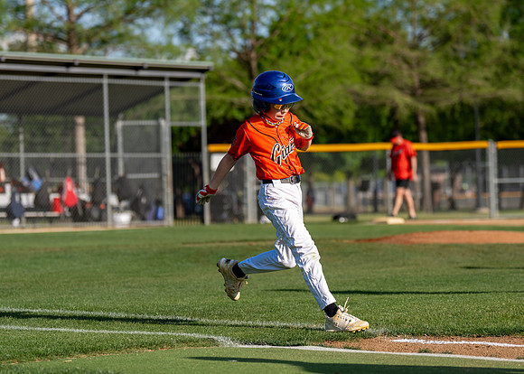 10U Giants Game-11
