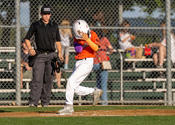 10U Giants Game-100