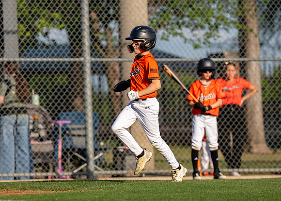10U Giants Game-109