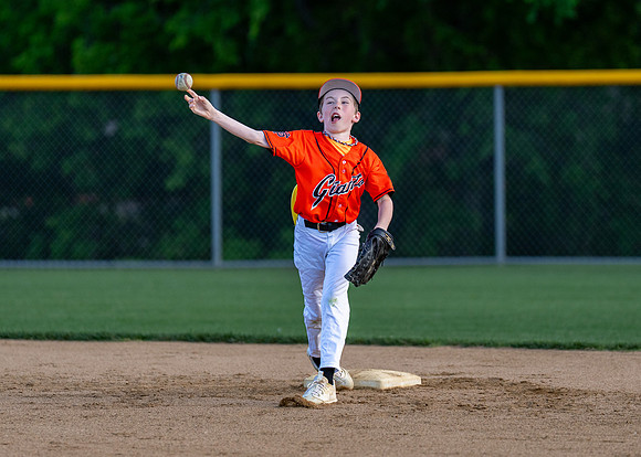 10U Giants Game-120