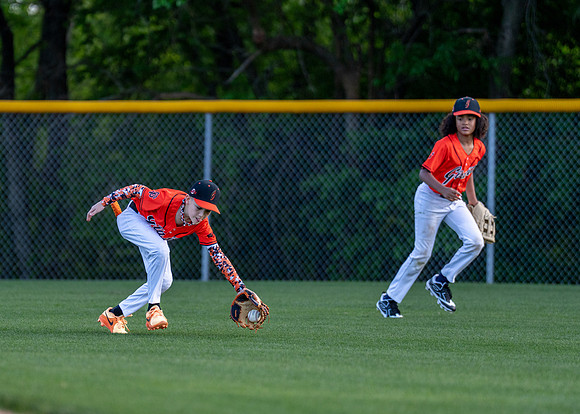 10U Giants Game-121