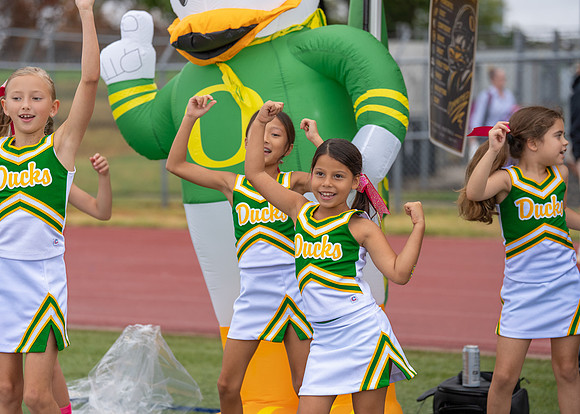 8U Ducks Cheer Sideline-14