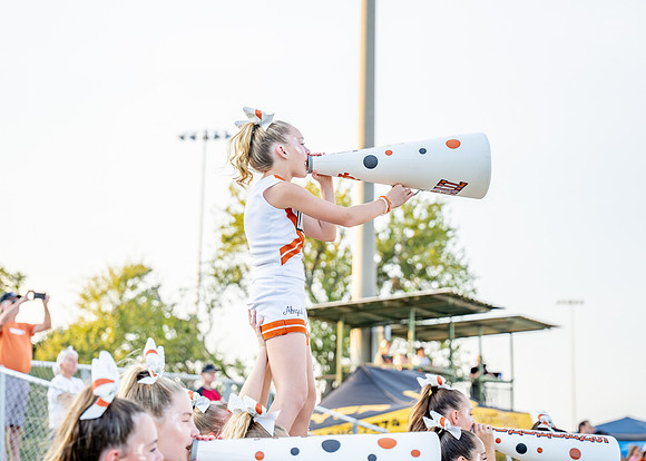 11-12U Longhorns Cheer Sideline-100
