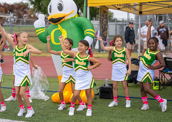 8U Ducks Cheer Sideline-13