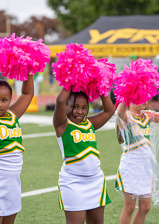 8U Ducks Cheer Sideline-63