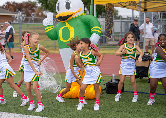 8U Ducks Cheer Sideline-12