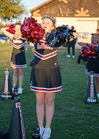 11-12U Red Raiders Cheer Sideline-110