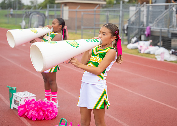 8U Ducks Cheer Sideline-207