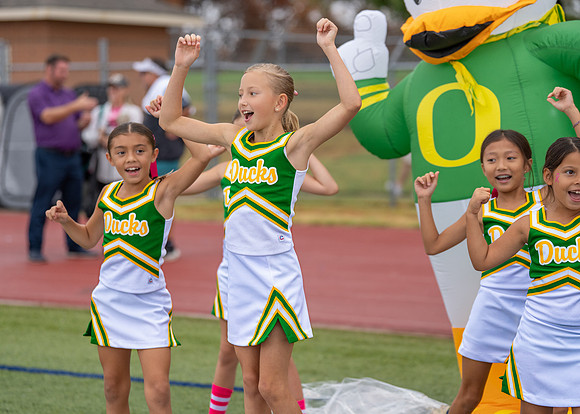 8U Ducks Cheer Sideline-15