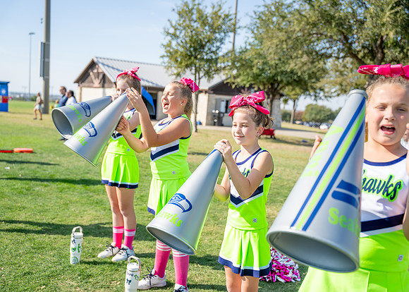 10U Seahawks Cheer Sideline-65