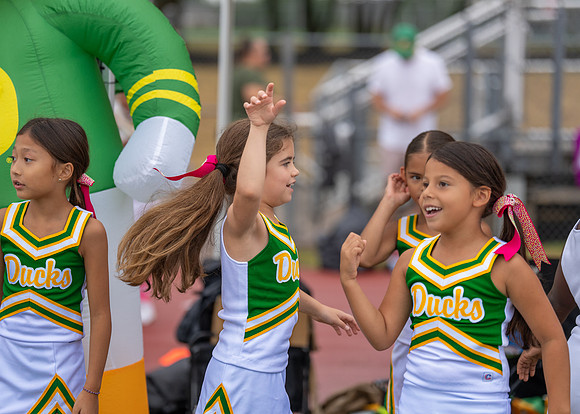 8U Ducks Cheer Sideline-20