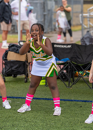 8U Ducks Cheer Sideline-4