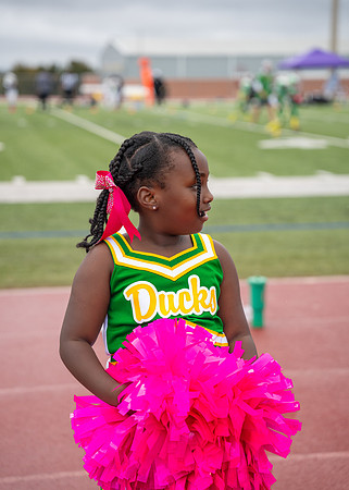 8U Ducks Cheer Sideline-240