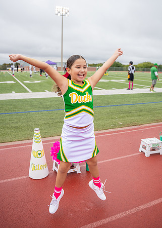 8U Ducks Cheer Sideline-193
