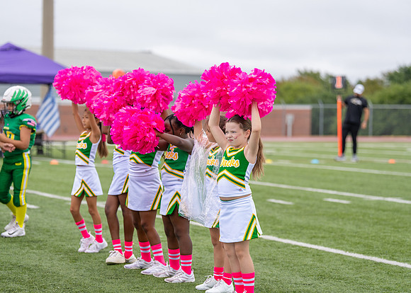8U Ducks Cheer Sideline-50