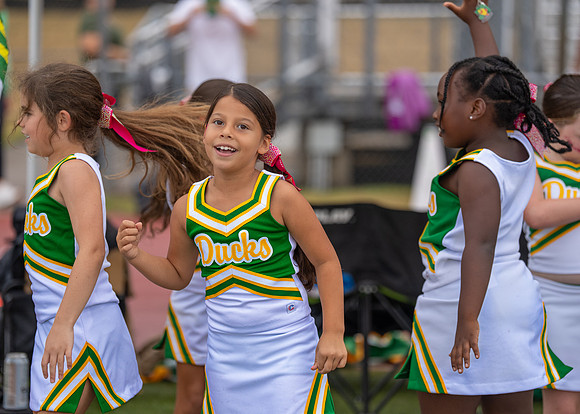 8U Ducks Cheer Sideline-21