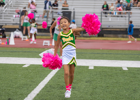 8U Ducks Cheer Sideline-44