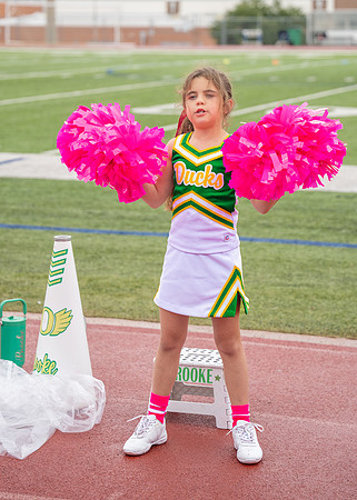 8U Ducks Cheer Sideline-100
