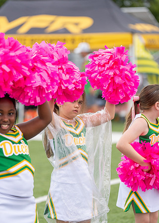 8U Ducks Cheer Sideline-64