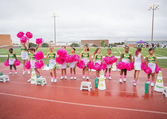 8U Ducks Cheer Sideline-156