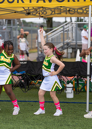 8U Ducks Cheer Sideline-9