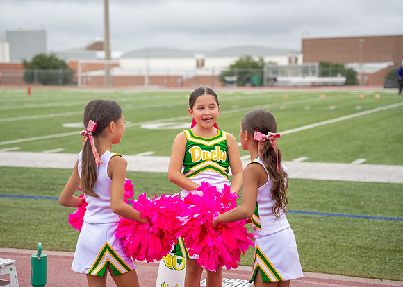 8U Ducks Cheer Sideline-247