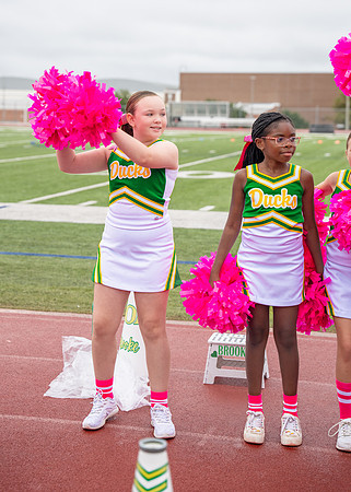 8U Ducks Cheer Sideline-124