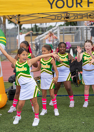 8U Ducks Cheer Sideline-25