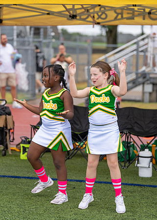 8U Ducks Cheer Sideline-7