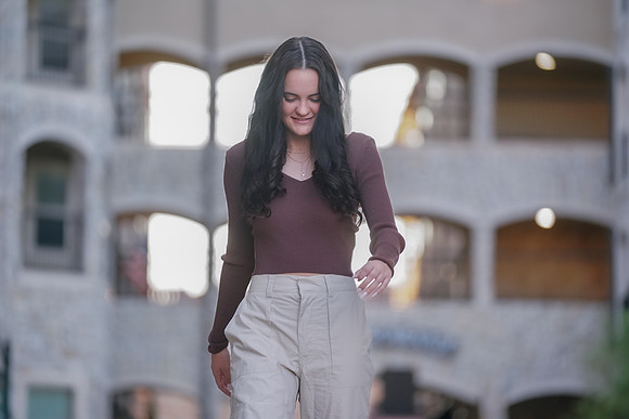 Bella's Senior_-111