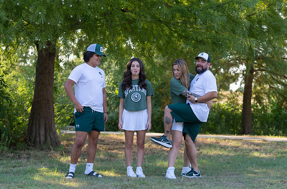 Paredes-83