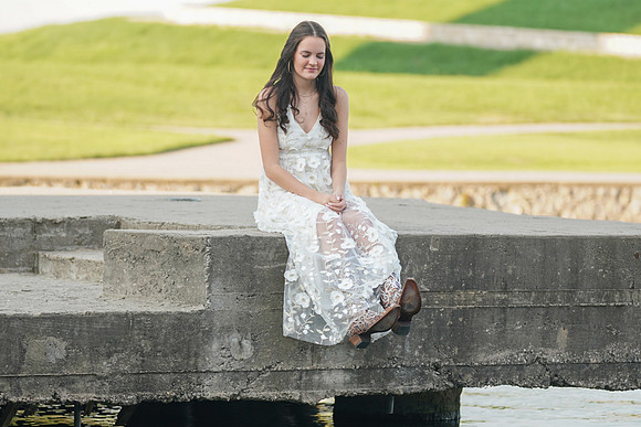 Bella's Senior_-15