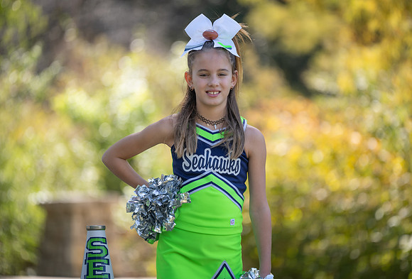 8U Seahawks Cheer-8