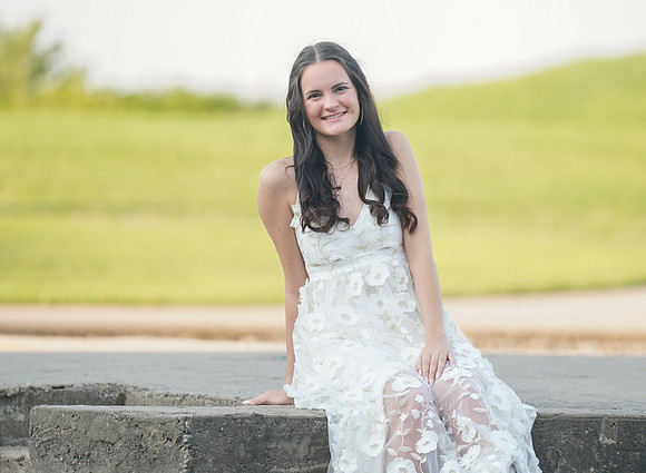 Bella's Senior_-17