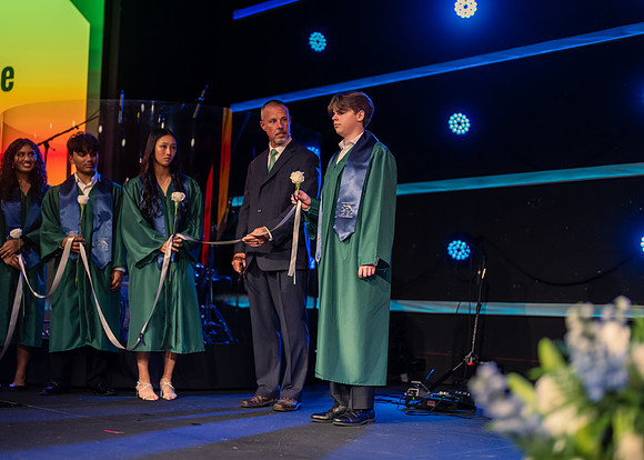 Baccalaureate 2025-198