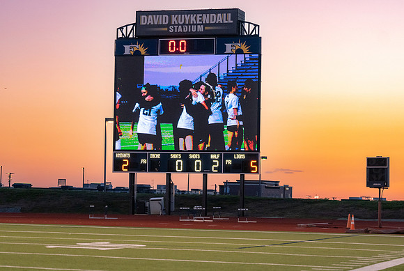 Vs. Independence_-277