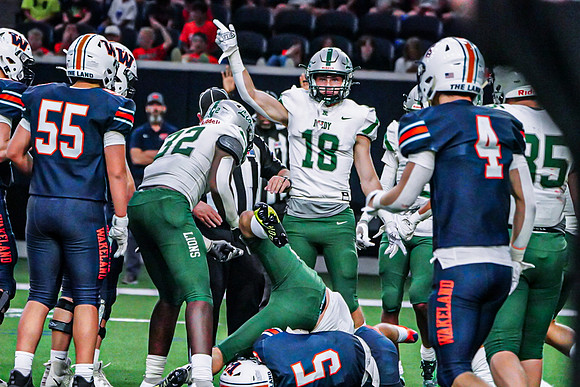 Vs. Wakeland_-225